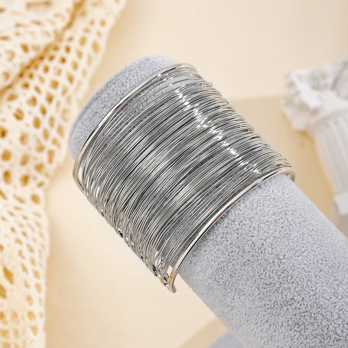 Brazalete abierto dorado exagerado de aleación para fundición a presión