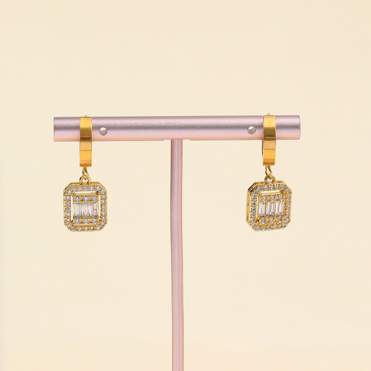 Pendientes Retro con Diseño de Hebilla de Acero Inoxidable de Cubo de Azúcar