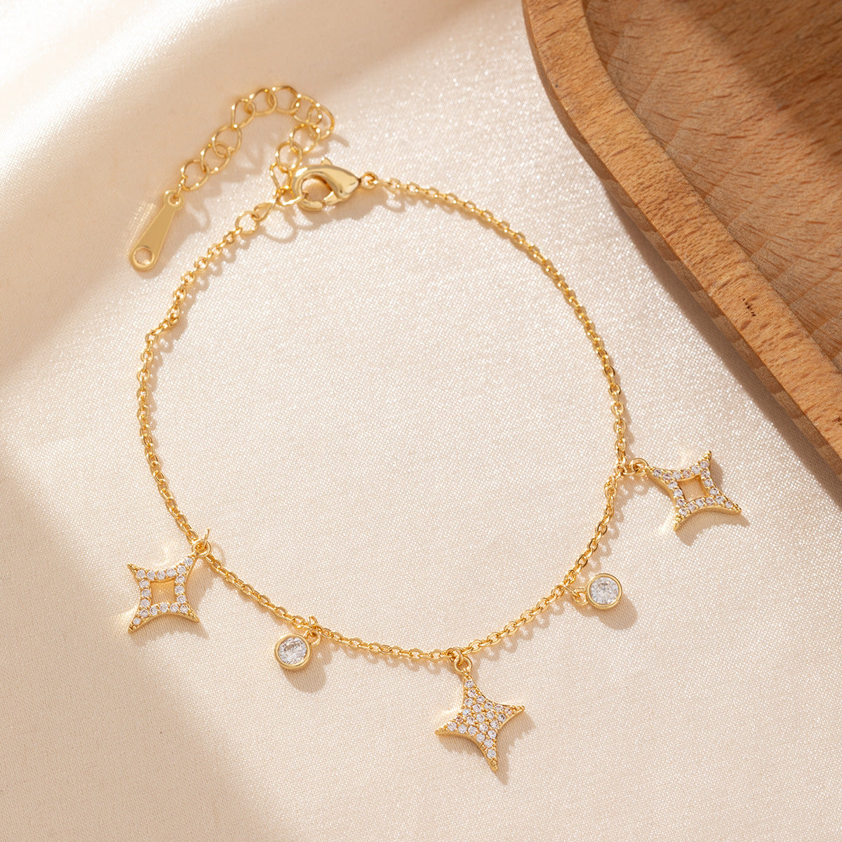 Sparkling tassel zircon four-pointed star bracelet
