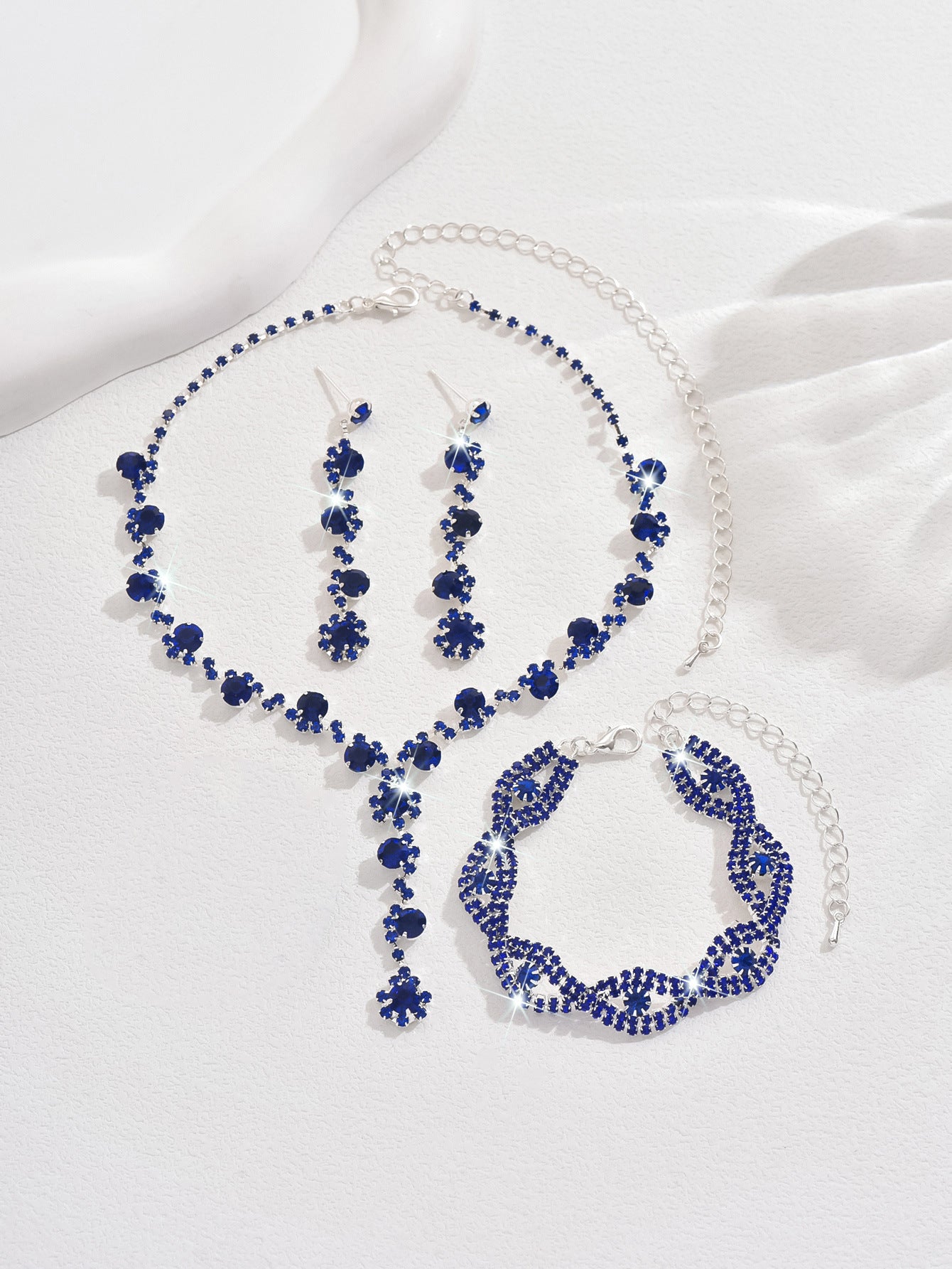 Fashion Crystal Necklace Ear Stud Bracelet Jewelry Accessories