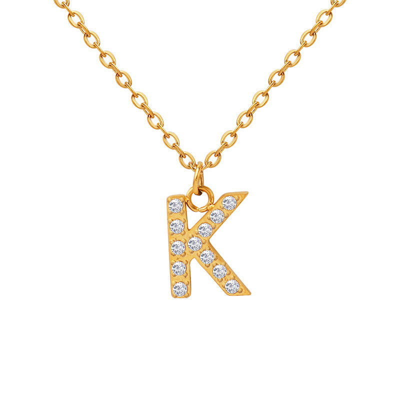 Kleiner duftender Stil Modetrend Niedliches Temperament 26 persönliche Buchstaben Zirkonia Halskette Titanschmuck