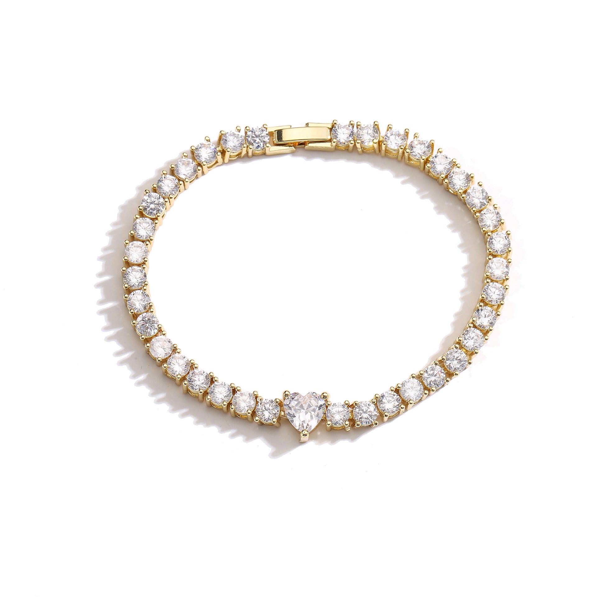 Pulsera de Lujo con Incrustaciones de Micró Circones, Corazón de Amor y Diamantes