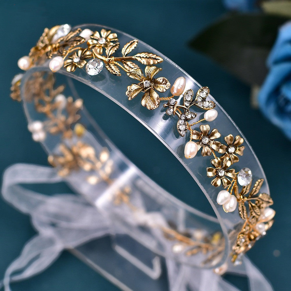 Diadema con diseño de hojas y perlas de agua dulce