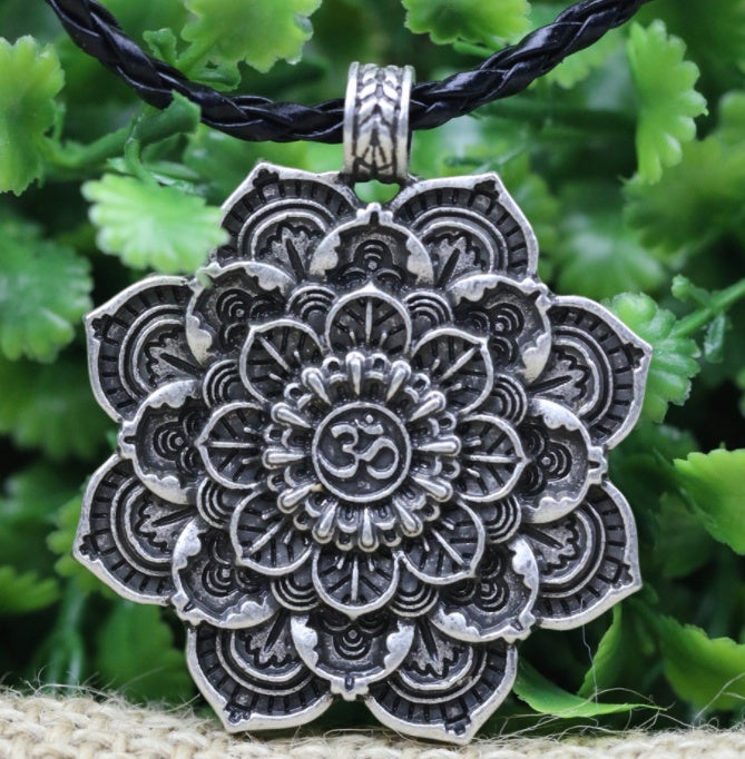 LANGHONG Tibet Spirituelle Halskette Tibet Mandala Anhänger Halskette Geometrie Amulett Religiöser Schmuck