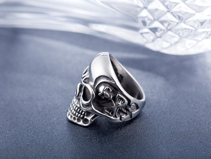 Anillo de hombre de titanio y acero fundido con personalidad gótica punk rock Taro