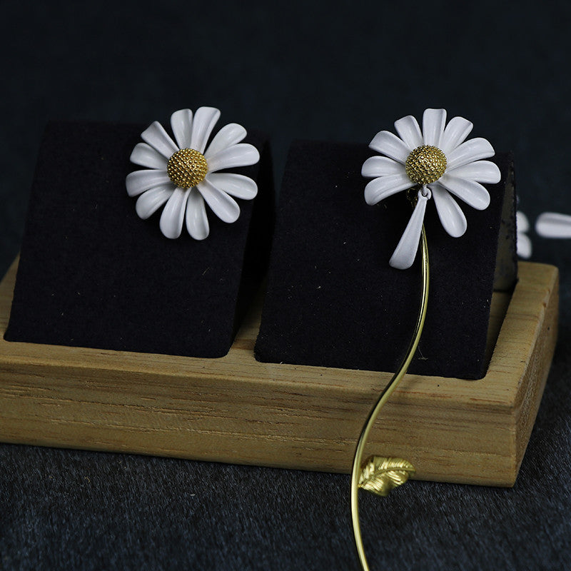 Kleine Gänseblümchenohrringe Ohrringe Ring Armband Halskette