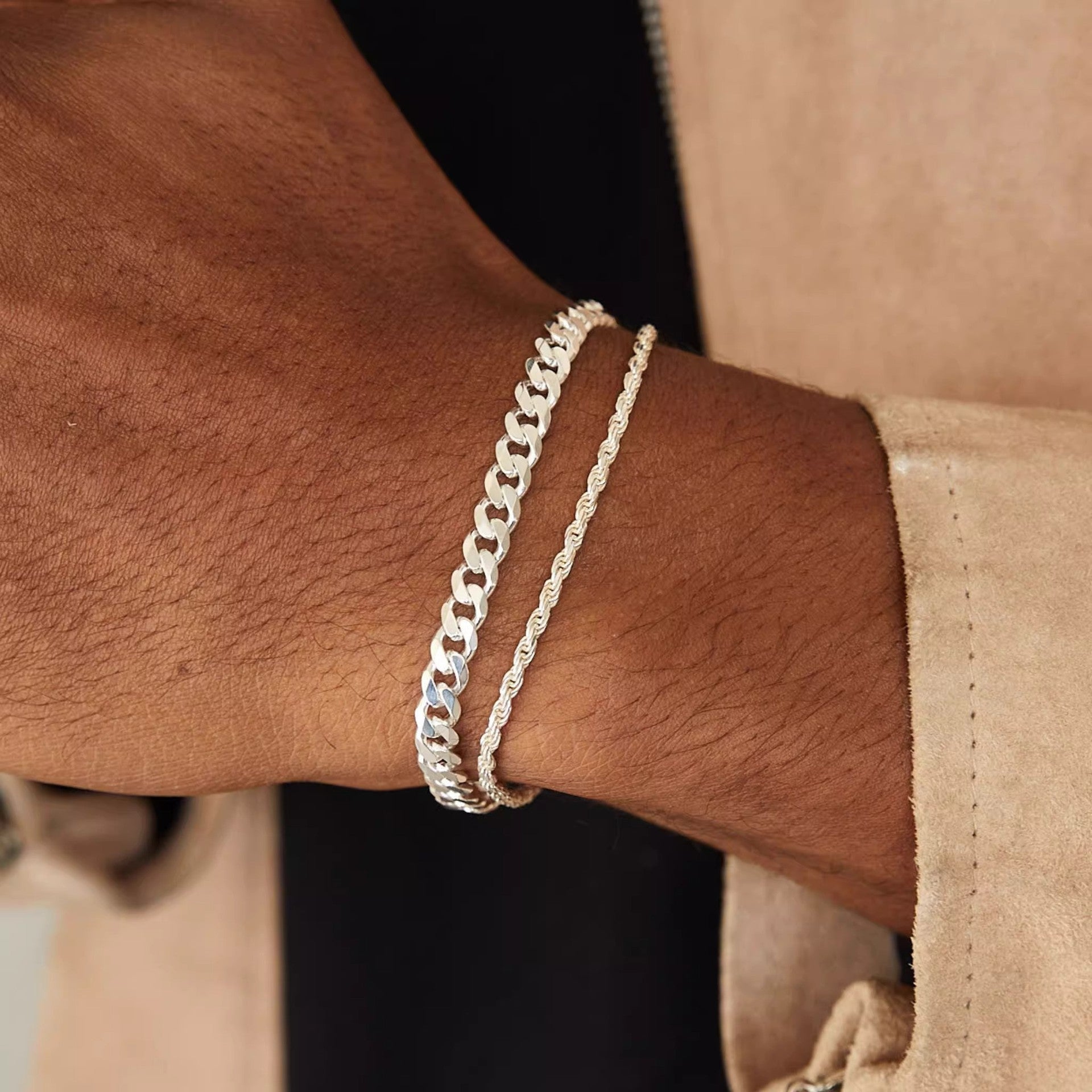 Pulsera sencilla unisex de personalidad retorcida