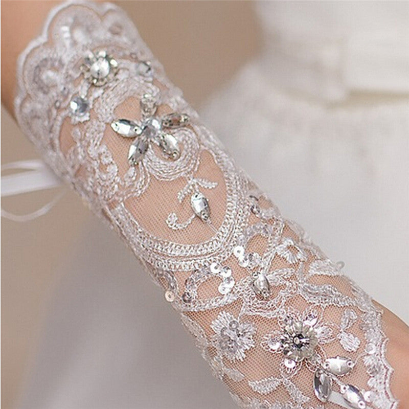 Handschuhe zum Brautkleid der Mutter