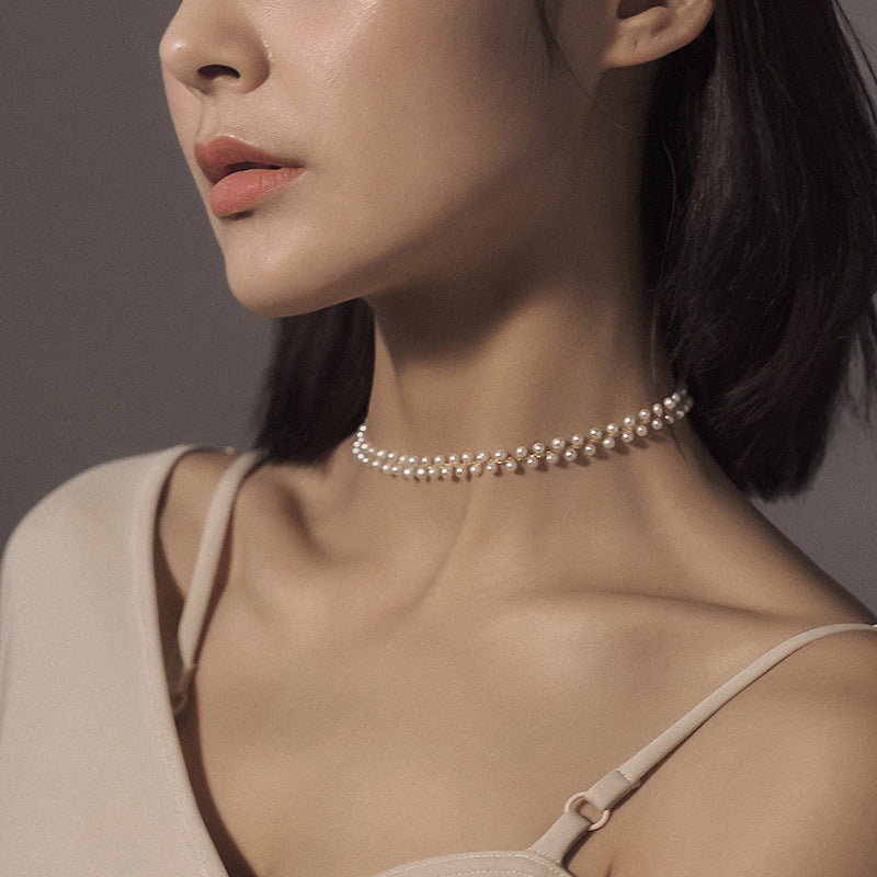 Collar de perlas tejido a mano