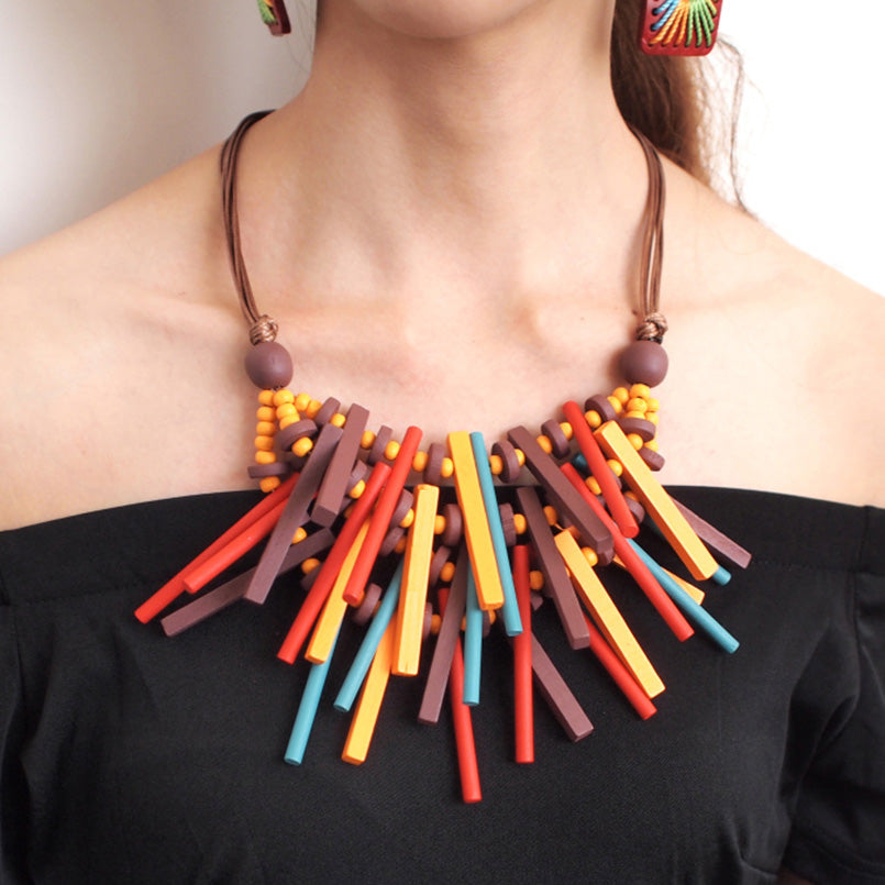 Collar de bisutería, collar corto