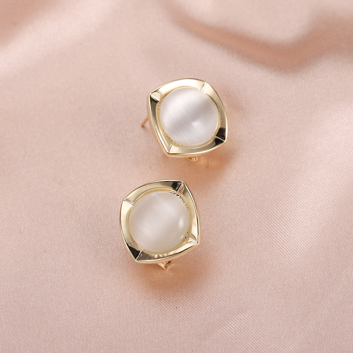 Pendientes de alta gama a la moda
