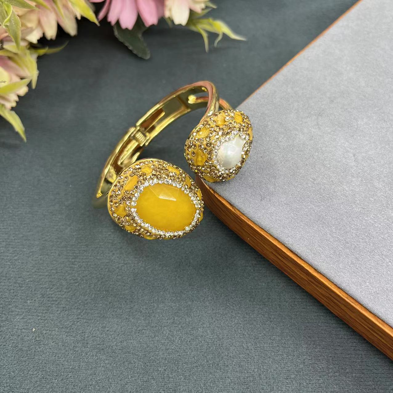 Fashion And Fully-jewelled Design Color-preserving Electroplated Natural Stone Bracelet