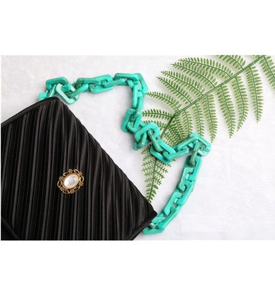 Chain chain acrylic chain