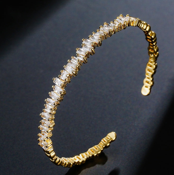 Pulsera europea y americana, pulsera de circonita con microincrustaciones de lujo ligero, joyería de mano sencilla para mujer, pulsera de moda