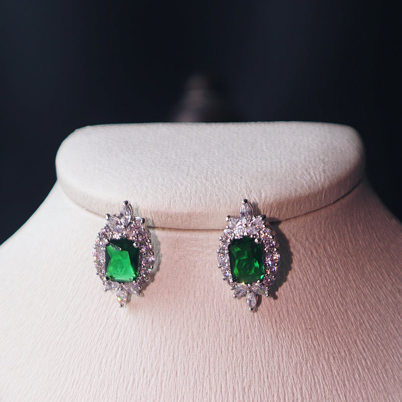 Einfaches Anhänger-Set mit dunkelgrüner Halskette und Ohrringen