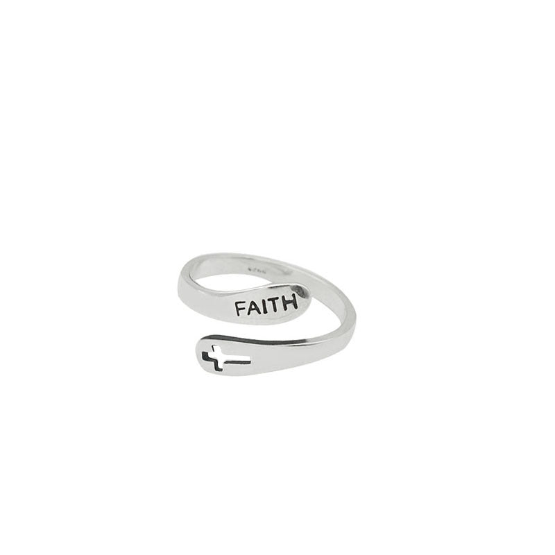 Anillo de creencia hueco con letras inglesas a la moda