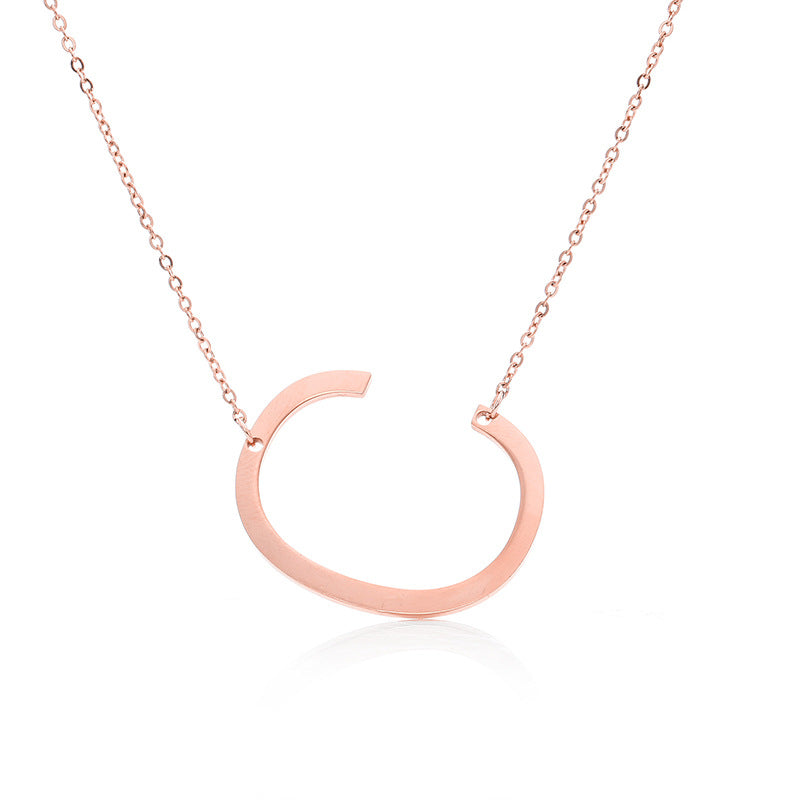 Fabuloso collar con colgante de letra inicial de acero inoxidable chapado en oro rosa