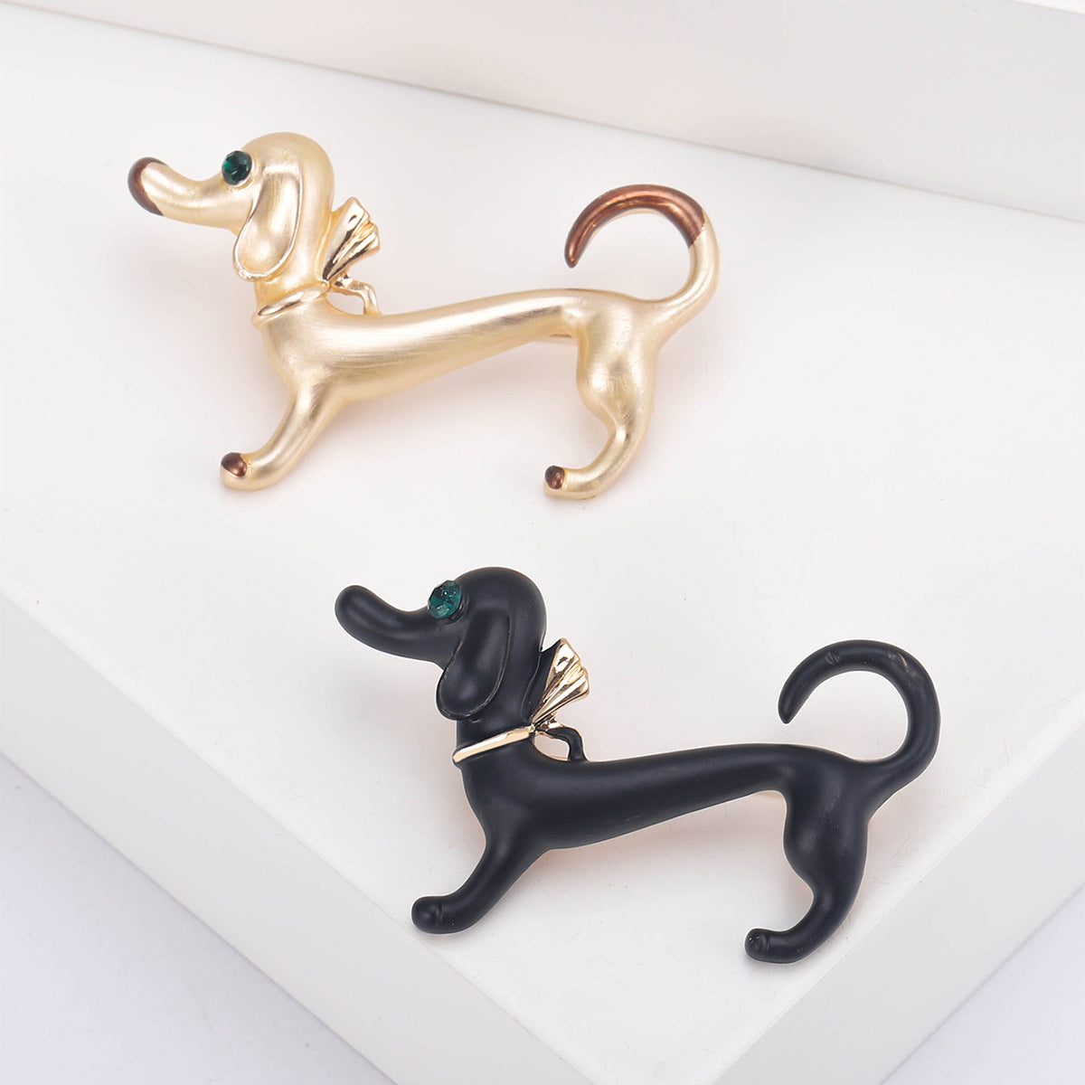 Niedliche tropfende Ölwursthund-Tiermotiv-Anstecknadel im einfachen Stil, Brosche, Ornament