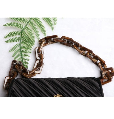 Chain chain acrylic chain