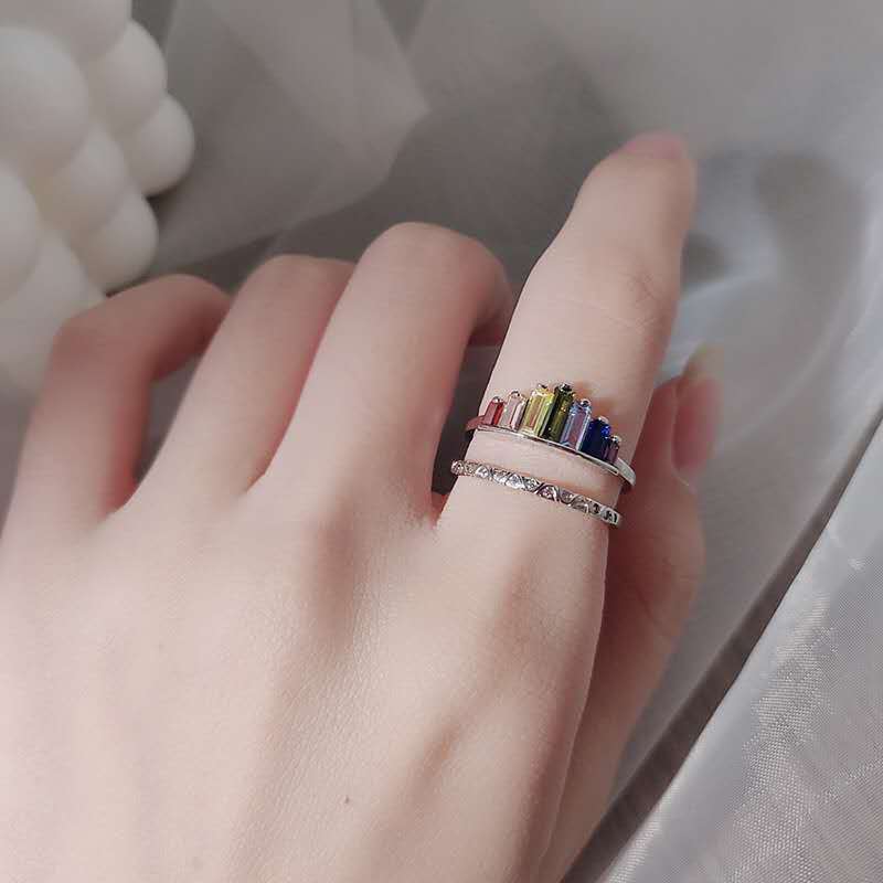 Ring mit Mikro-Regenbogen-Diamanten