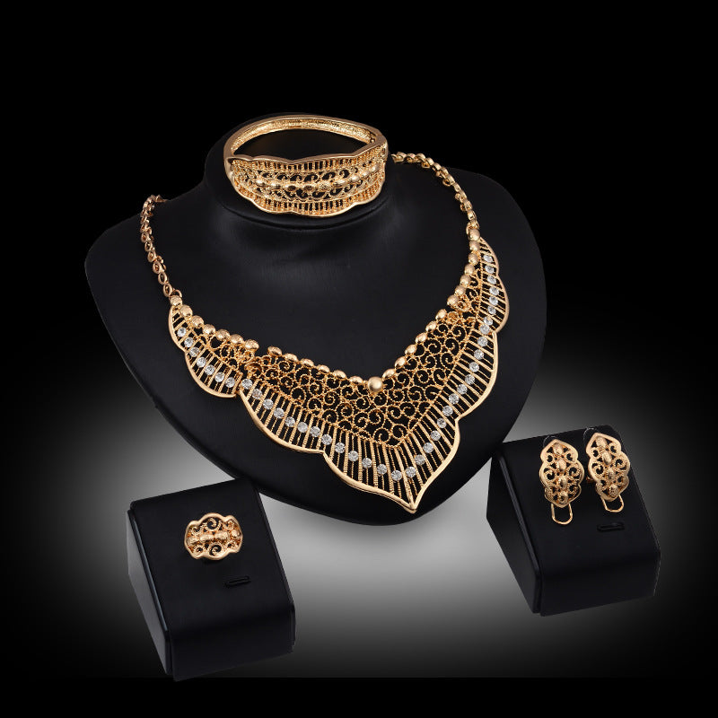 Collar y pendientes de aleación estilo salvaje