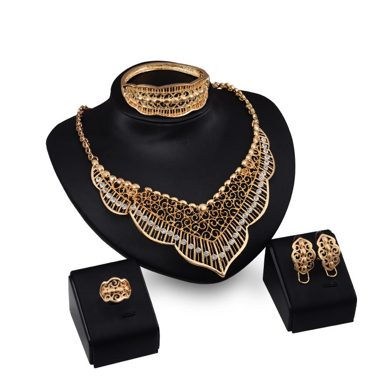 Collar y pendientes de aleación estilo salvaje