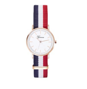 Liebhaber beobachten Frauenmodetrend Koreanische Version der einfachen Freizeit männliche Studenten Quarzuhr Nylon-Segeltuchband heißer Verkauf