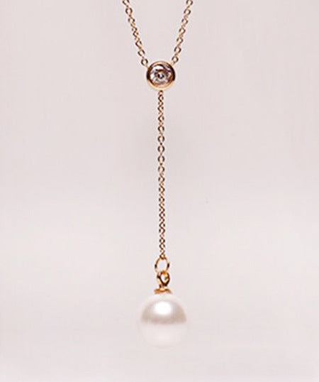 Collar de acero inoxidable chapado en oro rosa de 18 quilates con circonita solitaria