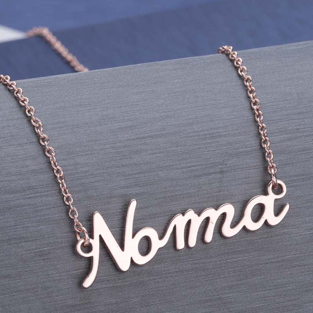 Personalisierte Namenskette aus Gold-Kupferlegierung mit Buchstabenanhänger