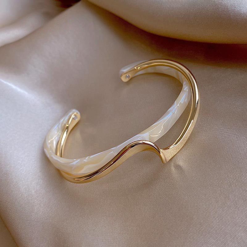 Pulsera de placa de marisco blanco metálico para mujer, apertura ajustable, diseño de 2 capas, joyería de moda femenina de lujo ligero, regalos