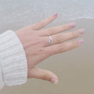 Simple Wavy Couple Ring Foreign Trade Creative Glossy Geometric Ring Tanabata Gift