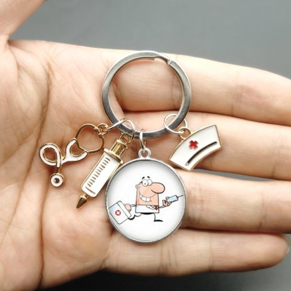 Llavero de jeringa y estetoscopio para personal médico