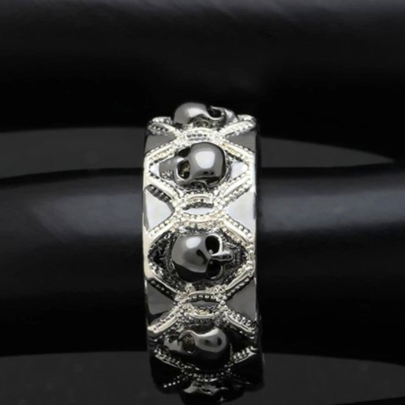 Anillos de calaveras negras malvadas