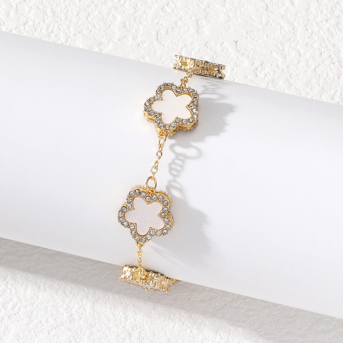 Diamond Five-pointed Star Petals Fashion Temperamental Bracelet