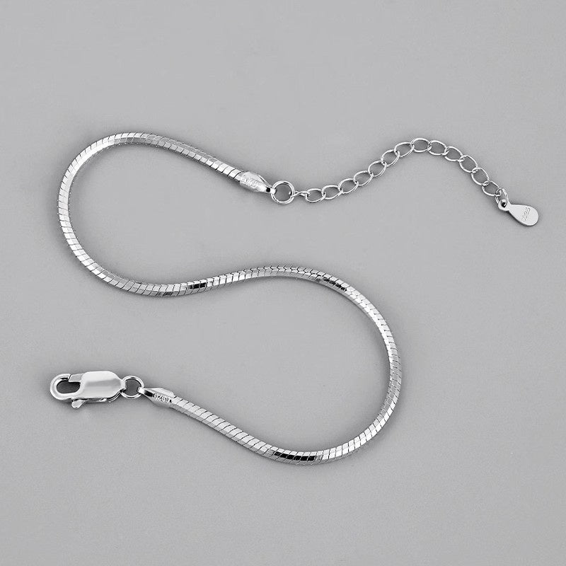 S925 Silber Fortgeschrittene Schlangenknochenkette Schlichter Kaltstil