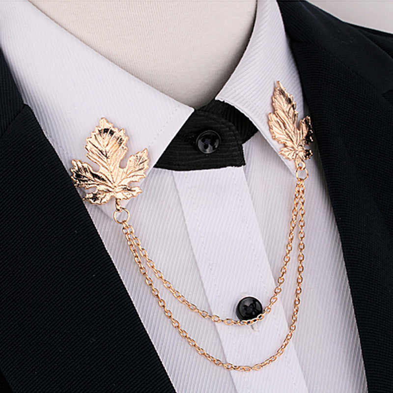 Vintage Herren Brosche mit Kettenfransen und Ahornblatt-Design