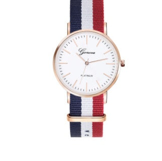 Liebhaber beobachten Frauenmodetrend Koreanische Version der einfachen Freizeit männliche Studenten Quarzuhr Nylon-Segeltuchband heißer Verkauf
