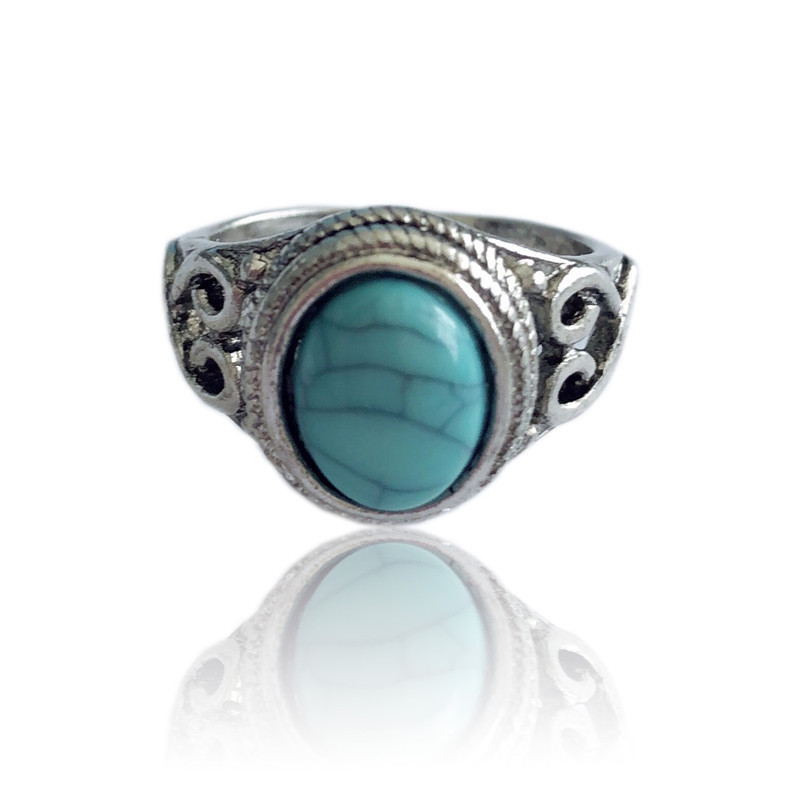Neue Verlobungsschmuckringe im Boho-Blau