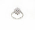 Anillo Ovalado de Plata de Lujo con Diamantes