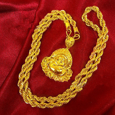 Collar de oro con cuerda de cáñamo