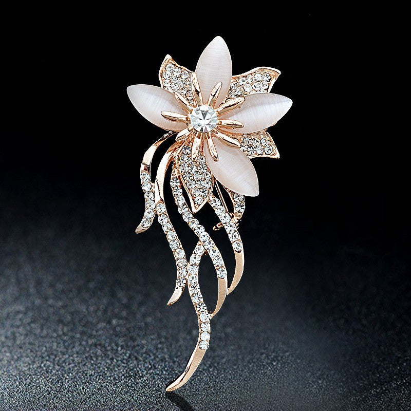Broche de diamantes de imitación de moda