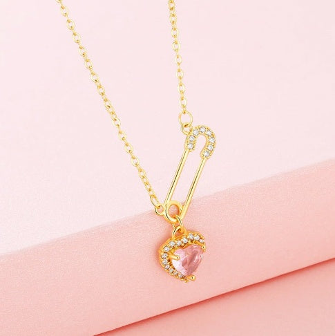 Collar de pin con forma de corazón de diamantes de imitación Diseño de interés especial Exquisita cadena de clavícula de lujo ligero de alta calidad