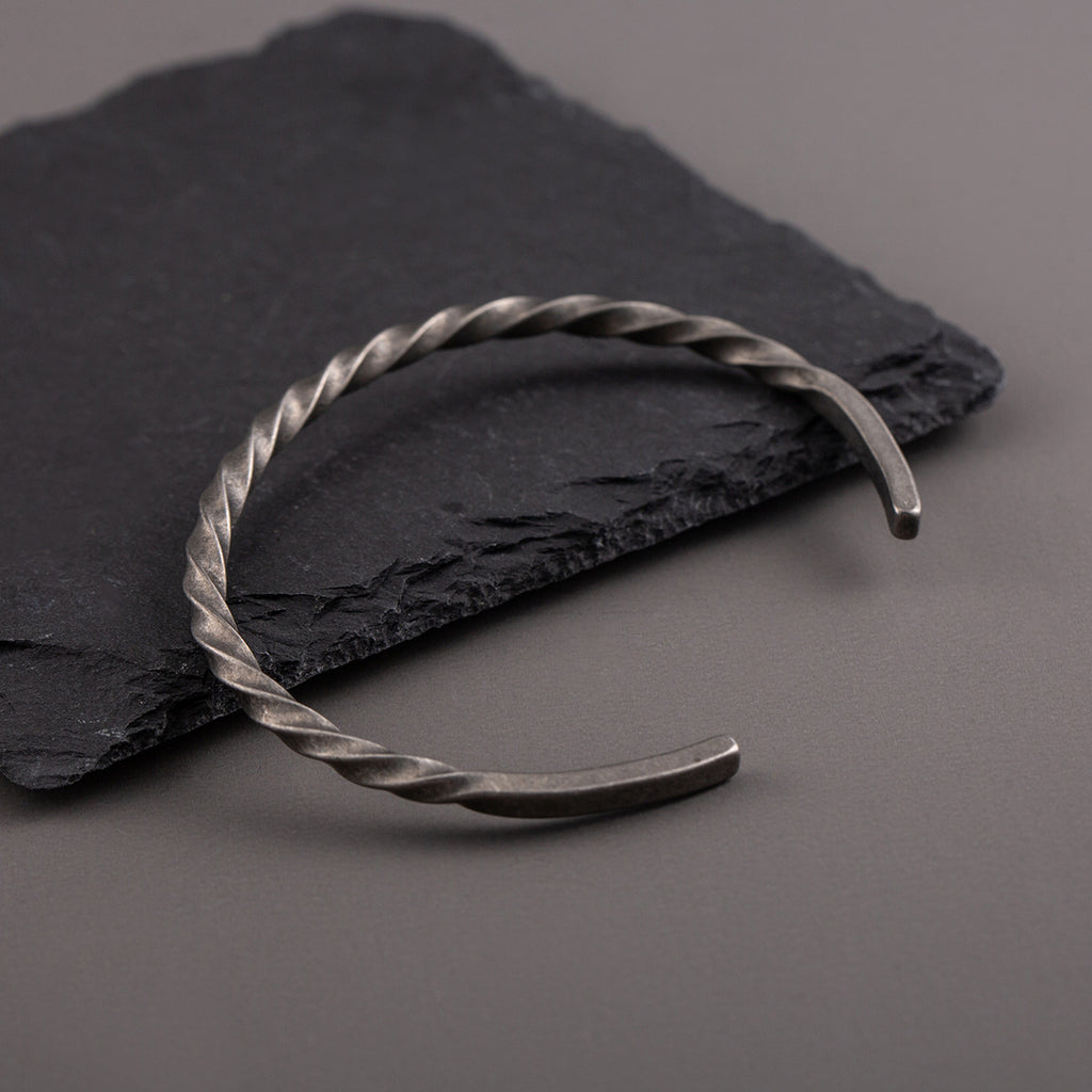 Retro-Mode 3mm Titanstahl gedrehtes quadratisches Armband
