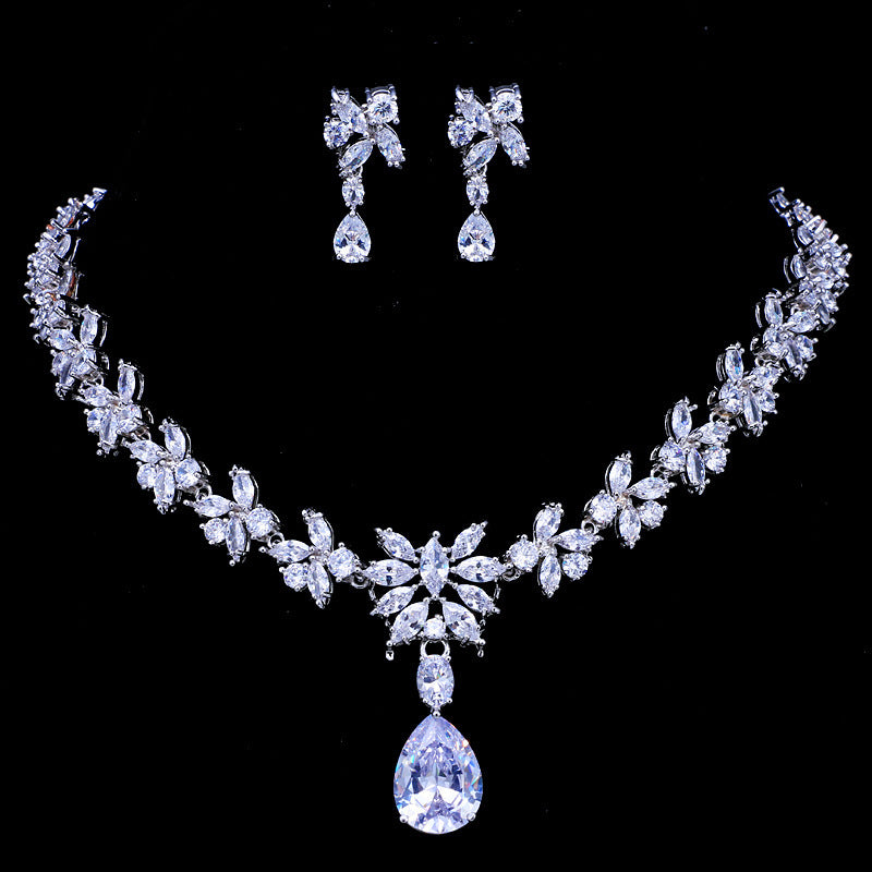 Exquisites Zirkon-Halsketten-Ohrring-Set