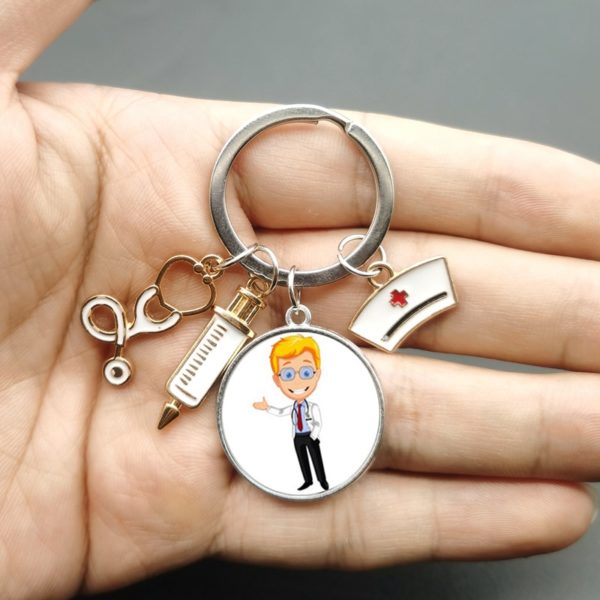 Llavero de jeringa y estetoscopio para personal médico