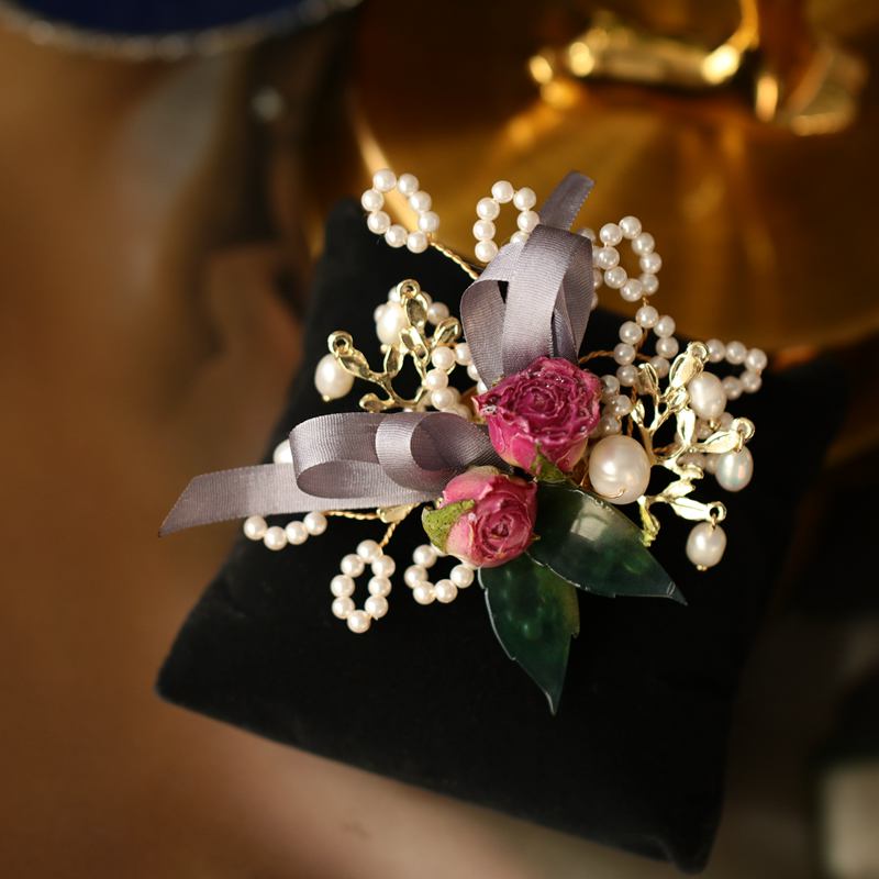 Vintage Flower Brooch Upscale Women's Elegant Delicate Pin Decorative Corsage
