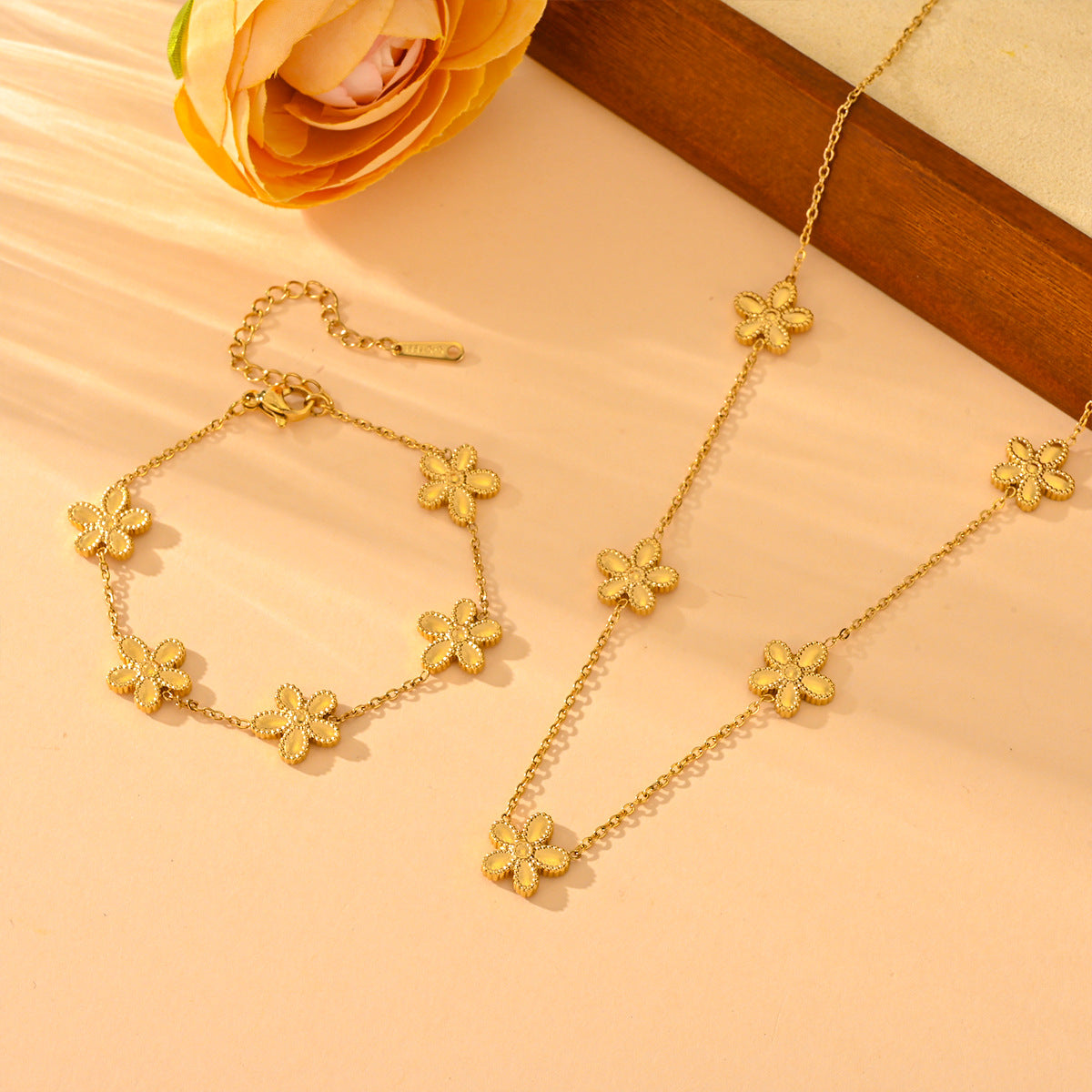 Kleine Edelstahlkette im schlichten Design