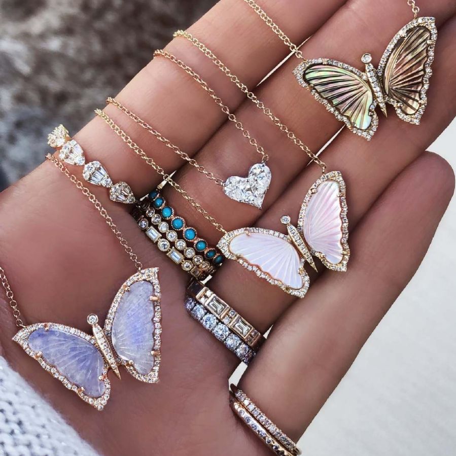 Collar de acrílico con diseño de mariposa pequeña, goteo de aceite y circonio completo
