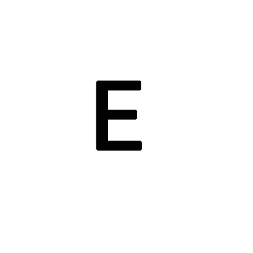 Llavero de acero inoxidable simple con letras a la moda