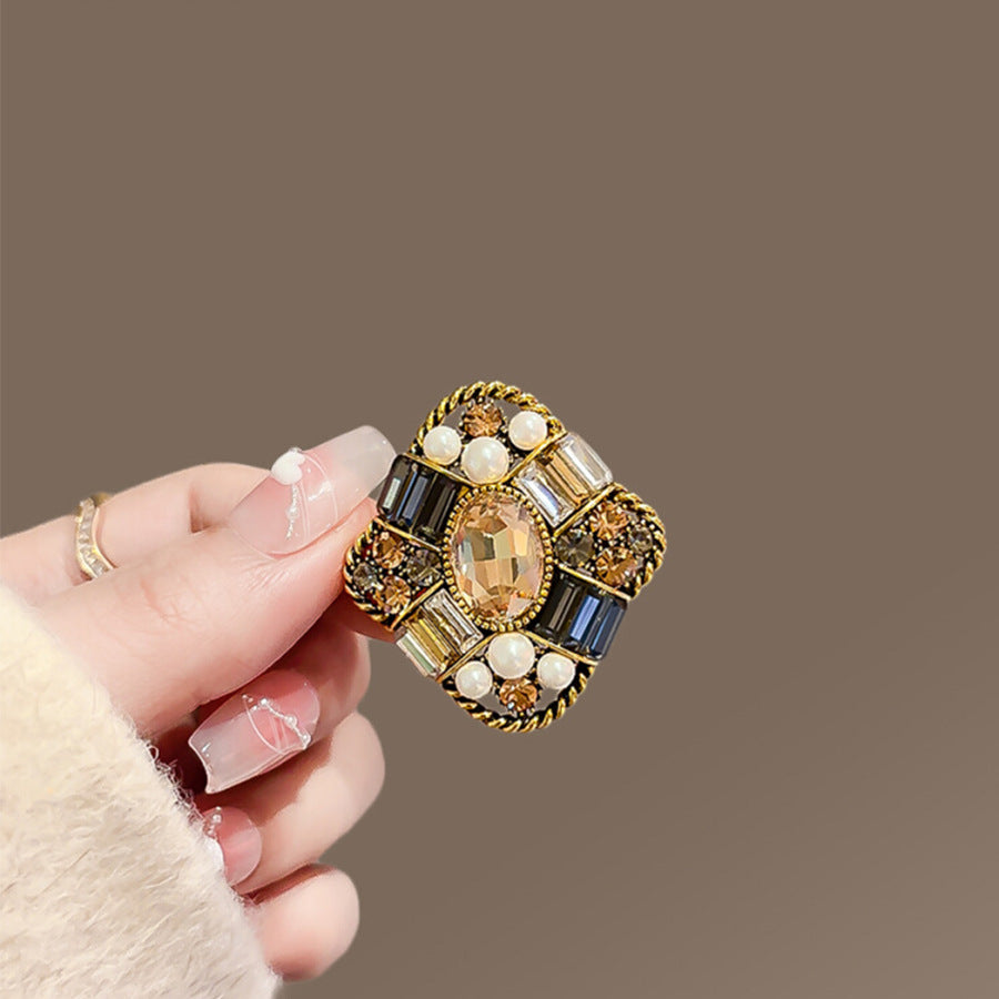 Nuevo Broche de Aleación de Alta Sensación de Nicho de Alta Gama, Pin para Abrigo y Traje, Corsage Versátil de Alta Gama